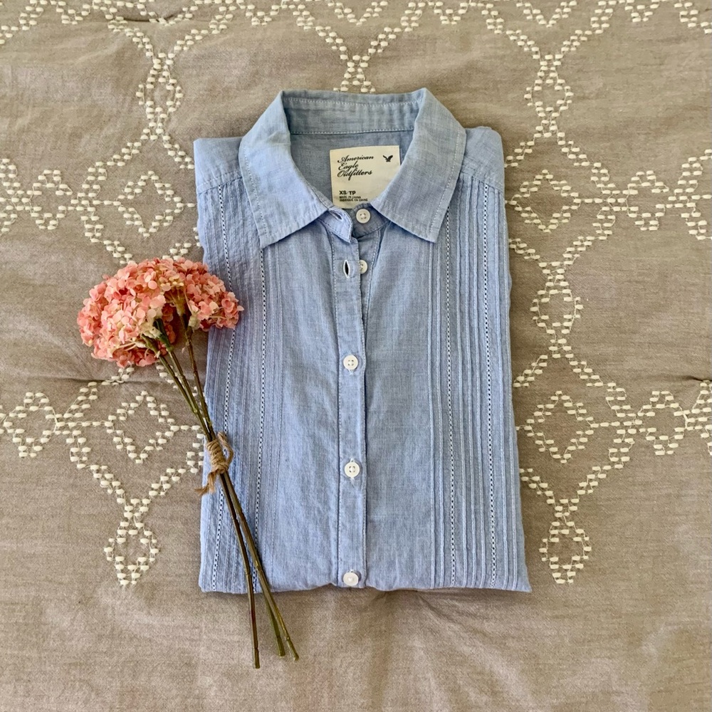Like new AEO lightweight shirt